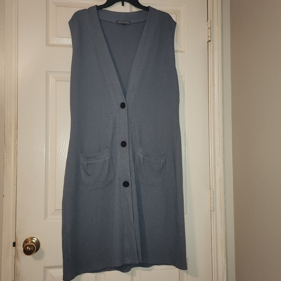 Jamby Styles Vester - Picture 1 of 5